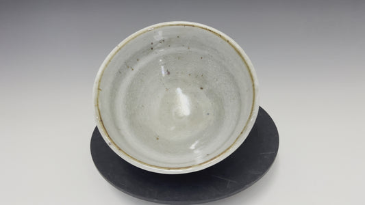 Shino serving bowl